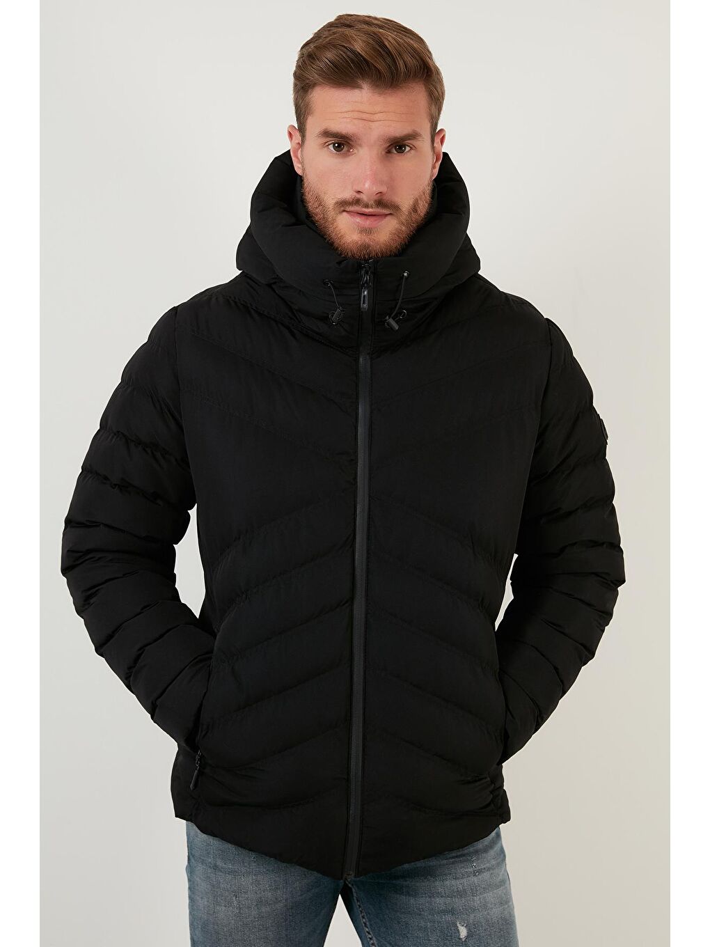 Siyah Slim Fit Kapüşonlu Dik Yaka Cepli Kışlık Şişme Mont 6274909