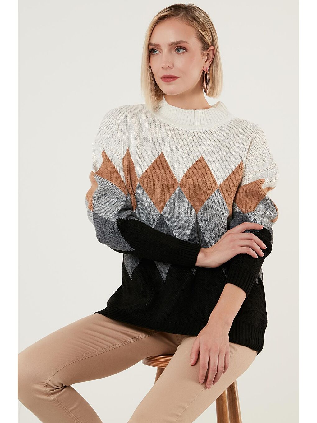 Kahverengi Baklava Desenli Yarım Balıkçı Yaka Örme Kazak 6310003