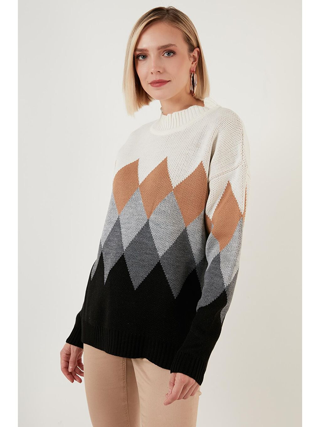 Kahverengi Baklava Desenli Yarım Balıkçı Yaka Örme Kazak 6310003-3