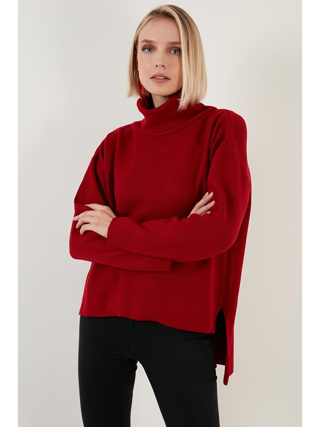 Kırmızı Önü Kısa Arkası Uzun Balıkçı Yaka Triko Kazak 6321048