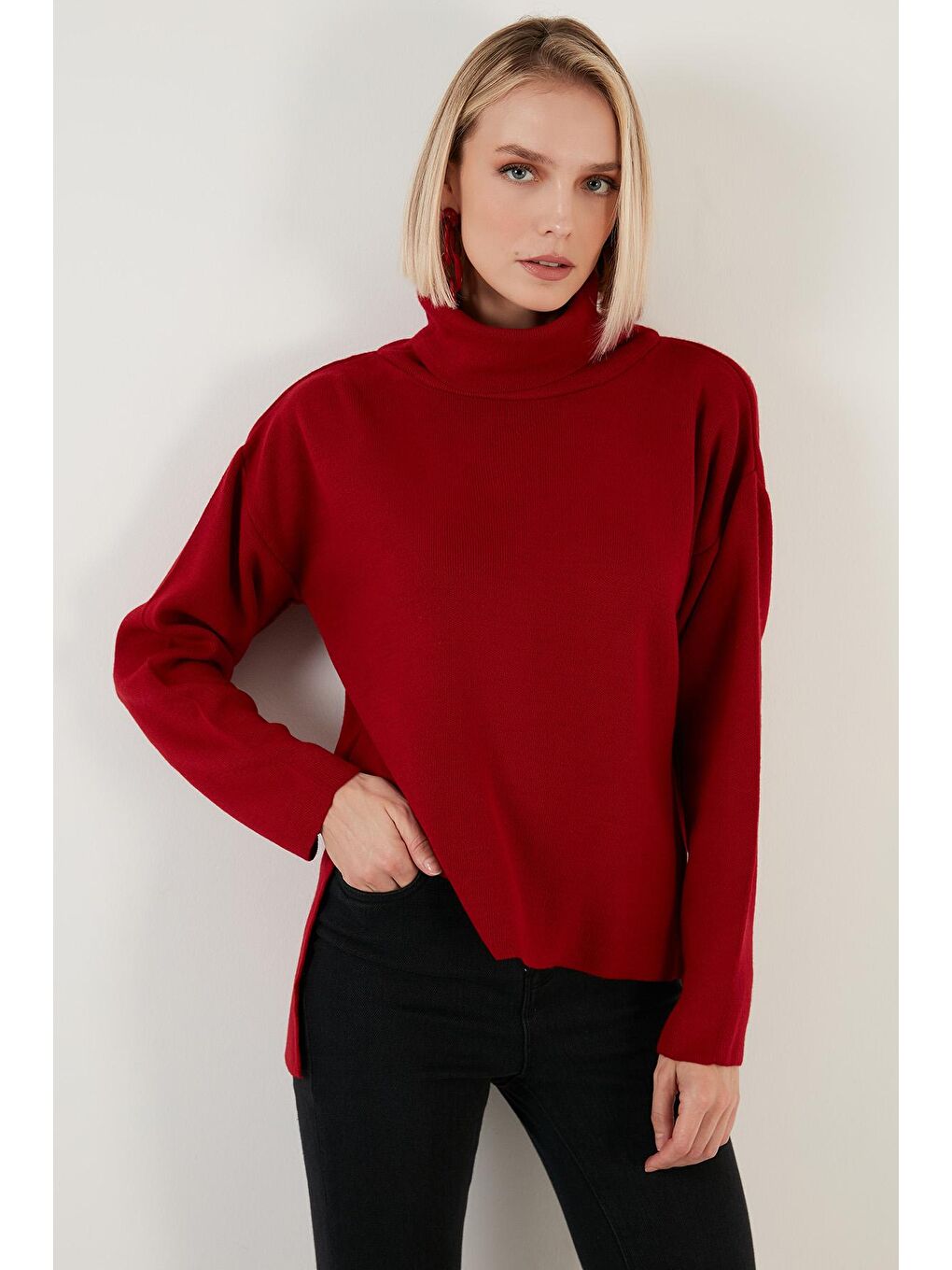 Kırmızı Önü Kısa Arkası Uzun Balıkçı Yaka Triko Kazak 6321048-1