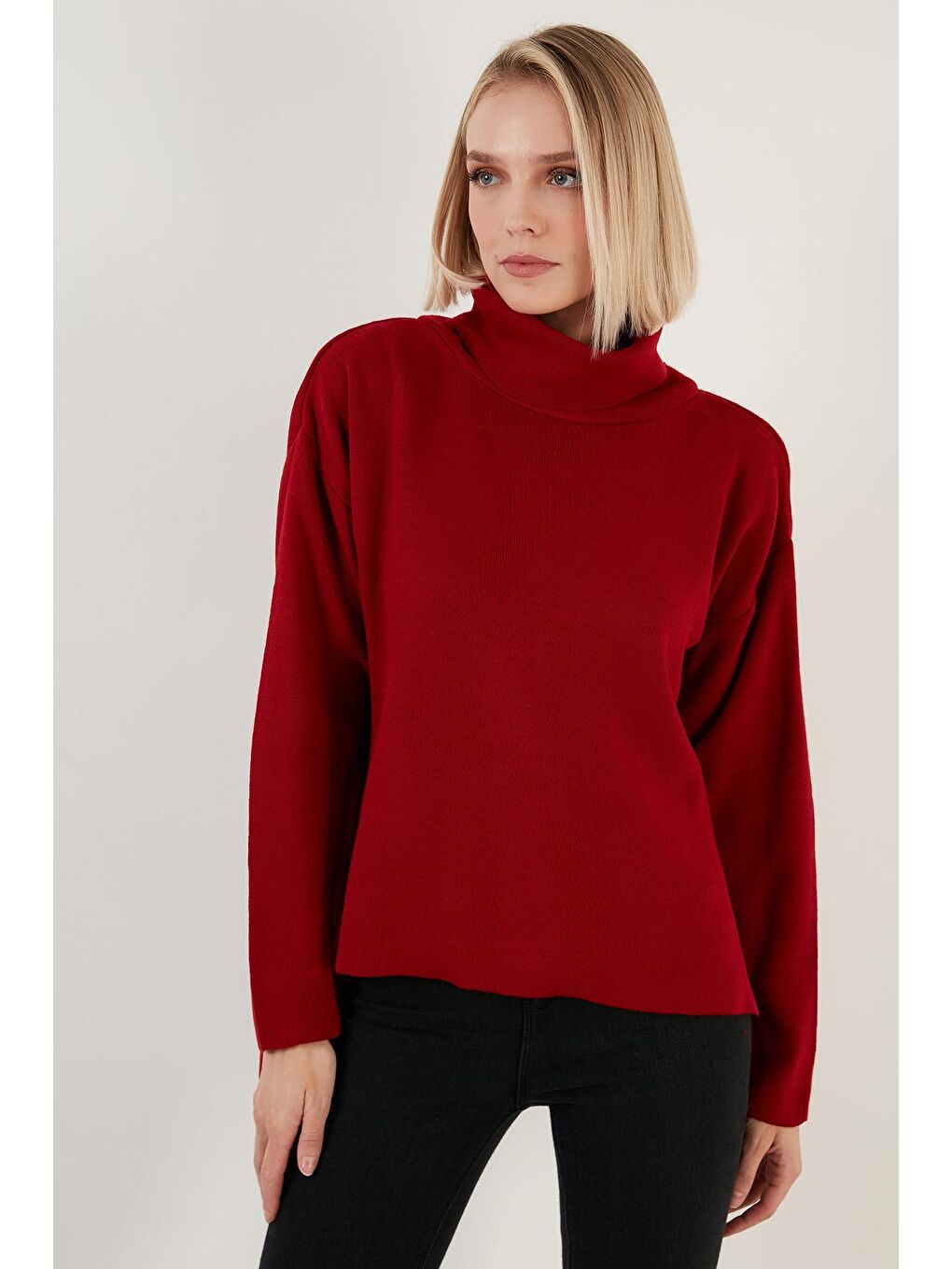 Kırmızı Önü Kısa Arkası Uzun Balıkçı Yaka Triko Kazak 6321048-2