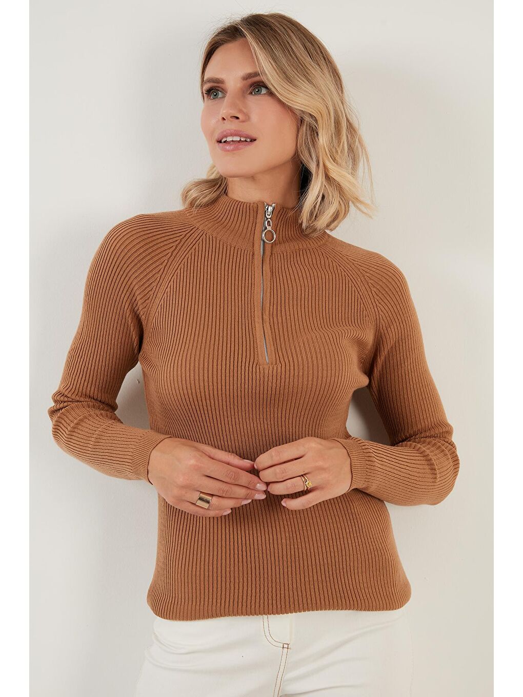 Kahverengi Fermuarlı Yarım Balıkçı Yaka Triko Kazak 6321066-4