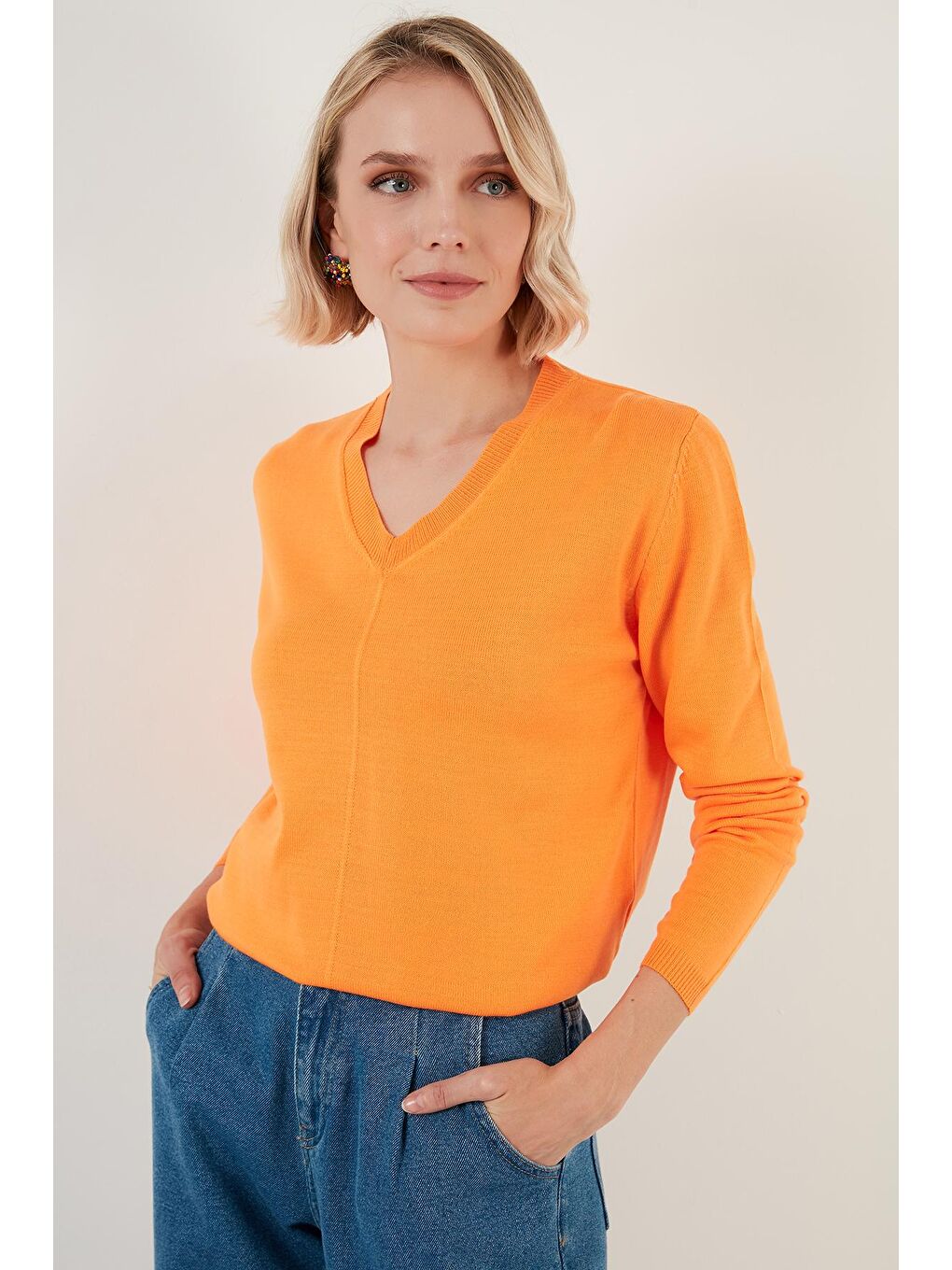 Turuncu Soft Akrilik V Yaka Triko Kazak 6327030-1