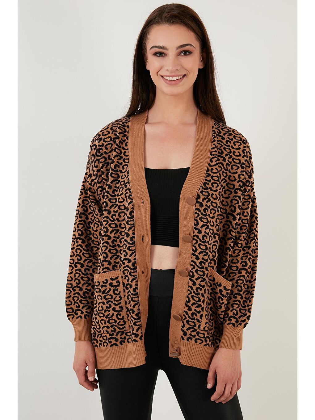 Kahverengi Desenli Düğmeli V Yaka Çift Cepli Uzun Triko Hırka 6329546