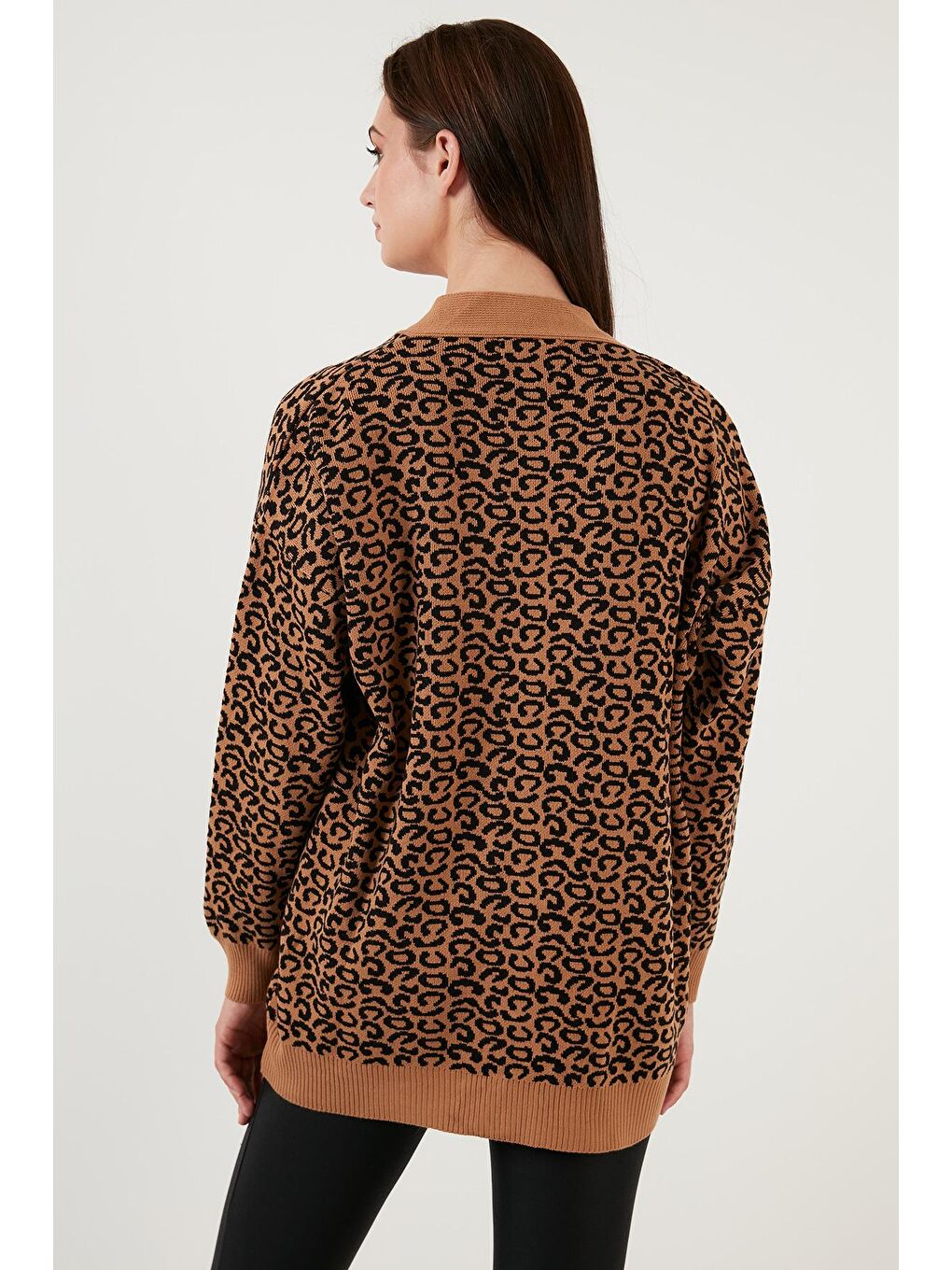 Kahverengi Desenli Düğmeli V Yaka Çift Cepli Uzun Triko Hırka 6329546-4