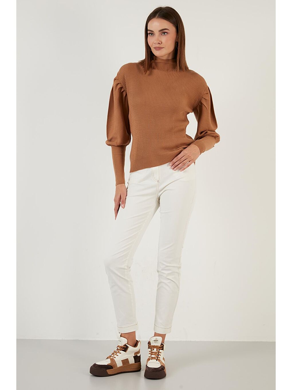 Kahverengi % 100 Soft Akrilik Balıkçı Yaka Fitilli Balon Kol Kazak 6329572-4