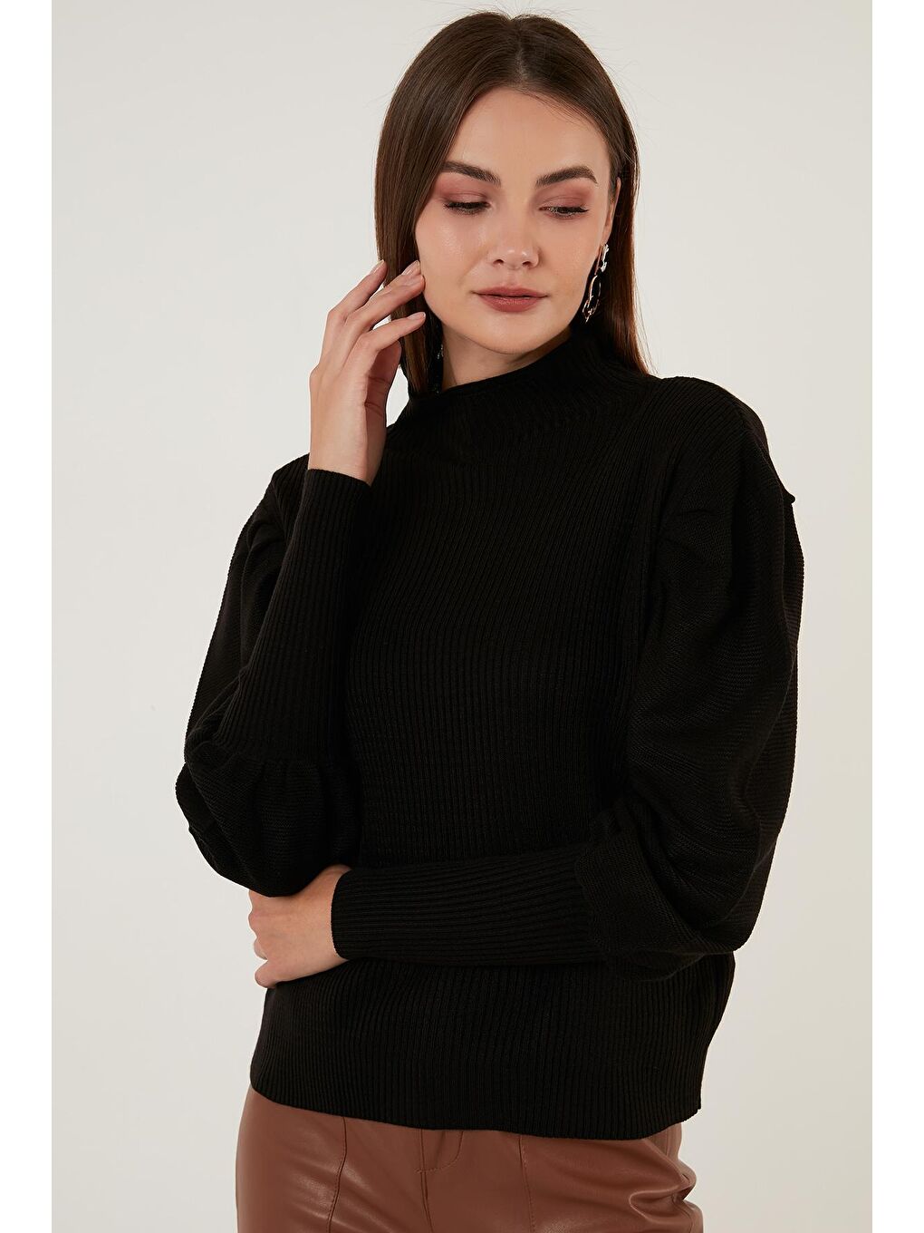 Siyah % 100 Soft Akrilik Balıkçı Yaka Fitilli Balon Kol Kazak 6329572-1