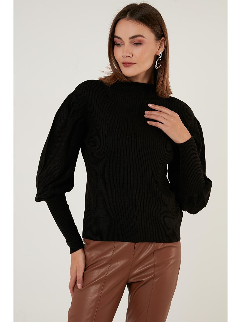 Siyah % 100 Soft Akrilik Balıkçı Yaka Fitilli Balon Kol Kazak 6329572-2