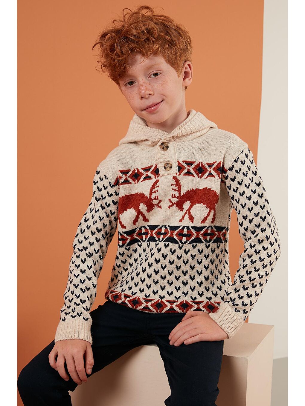 Bej Yılbaşı Temalı Düğmeli Kapüşonlu Kazak 633MJ365