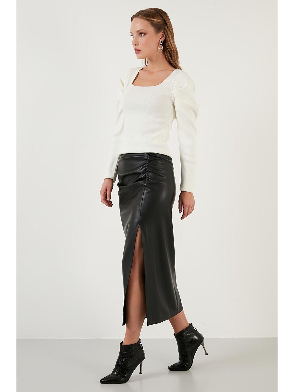 Ekru Kol Büzgülü Kare Yaka Triko Kazak 6362161-3