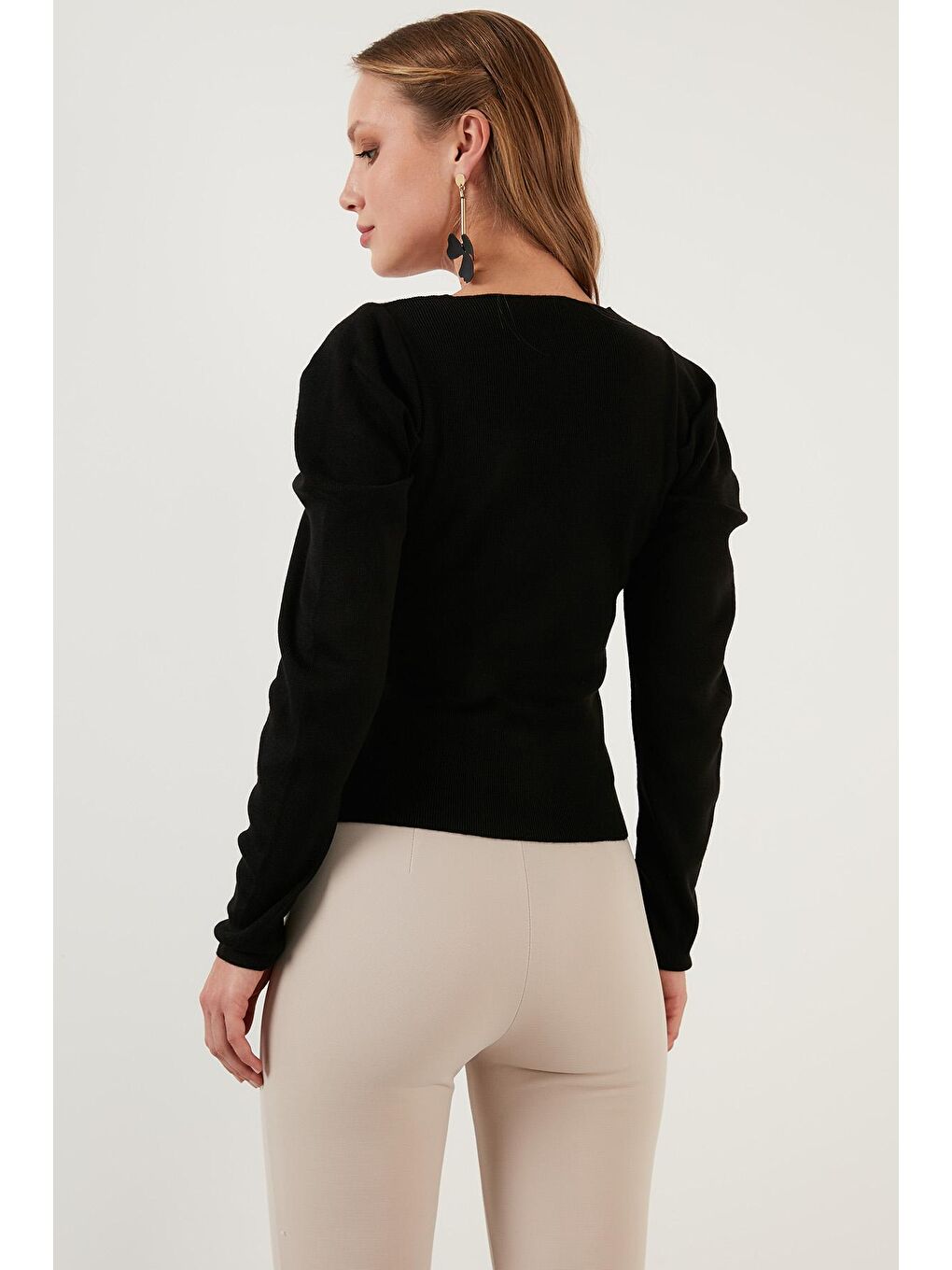 Siyah Kol Büzgülü Kare Yaka Triko Kazak 6362161-4