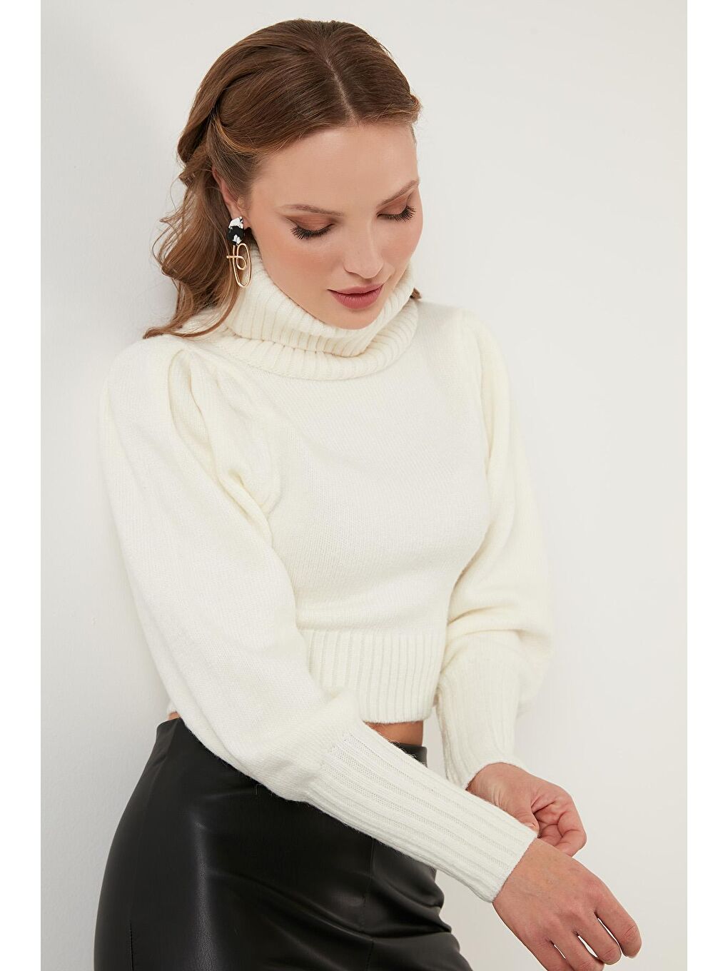 Ekru Kol Detaylı Boğazlı Yaka Kazak 63622534