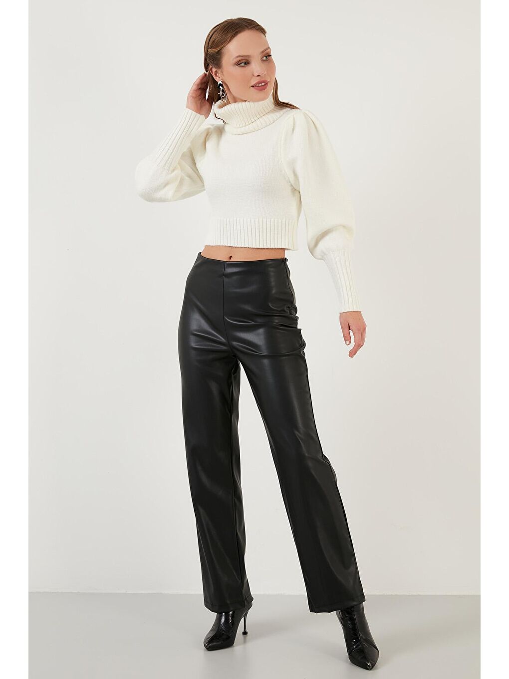 Ekru Kol Detaylı Boğazlı Yaka Kazak 63622534-3