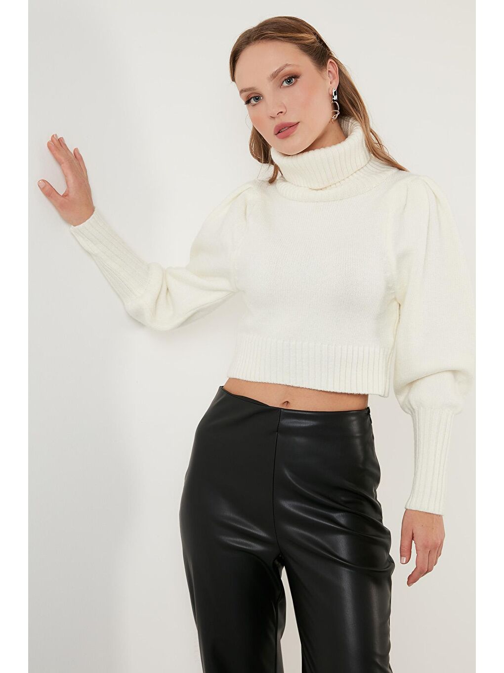 Ekru Kol Detaylı Boğazlı Yaka Kazak 63622534-4