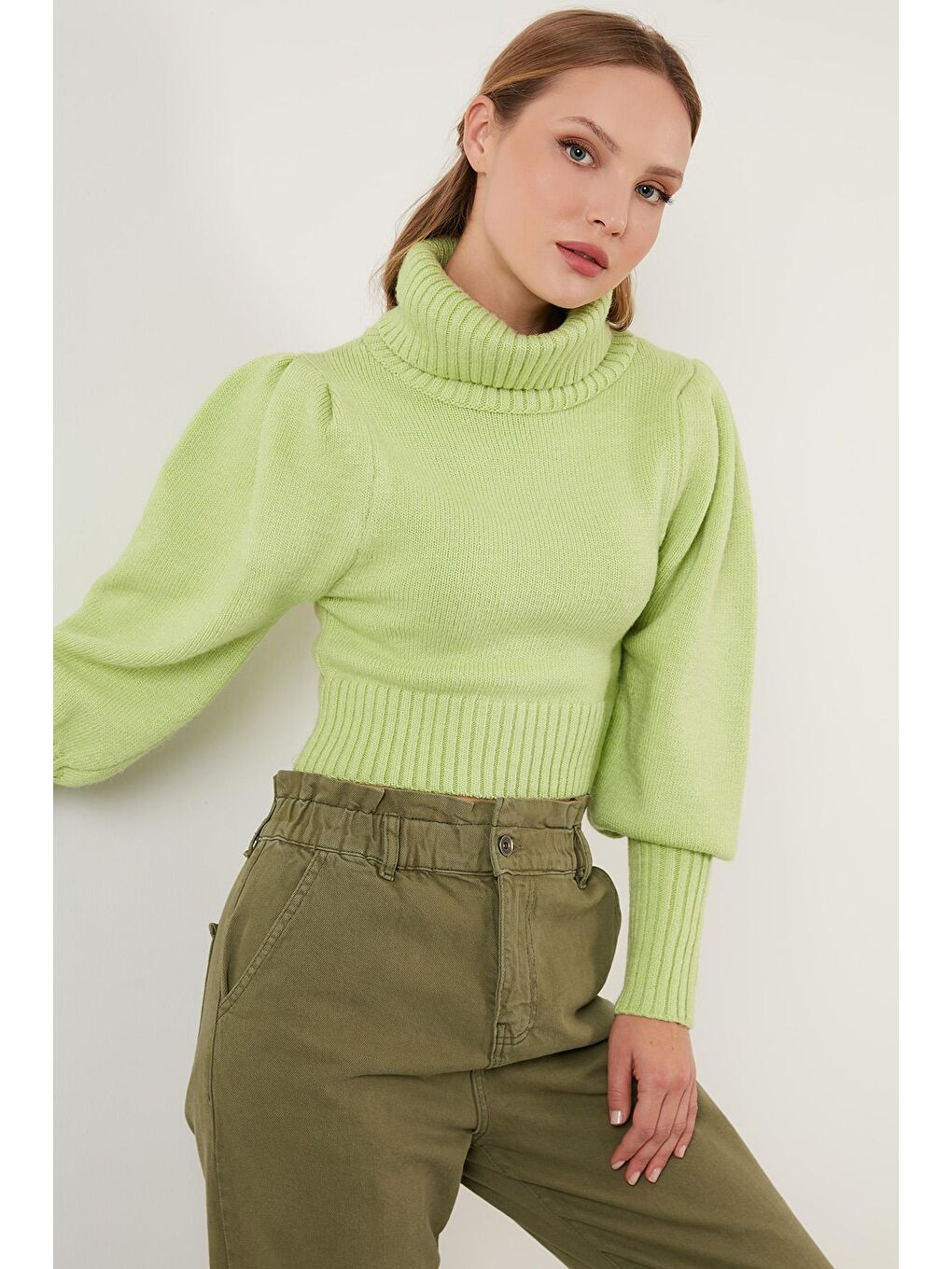 Yeşil Kol Detaylı Boğazlı Yaka Kazak 63622534