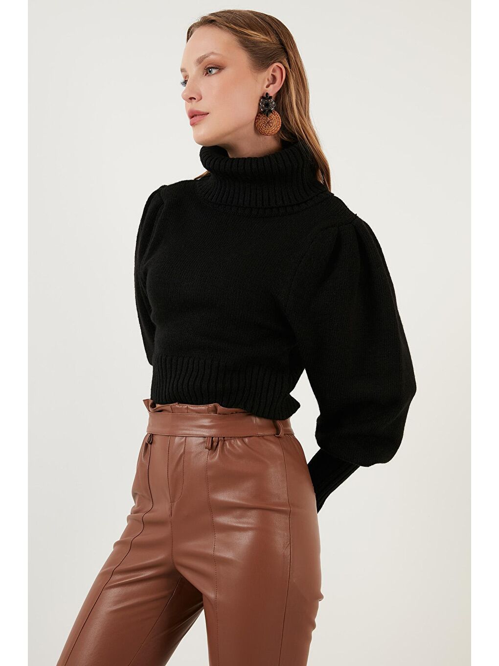 Siyah Kol Detaylı Boğazlı Yaka Kazak 63622534