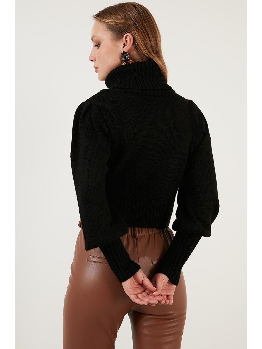 Siyah Kol Detaylı Boğazlı Yaka Kazak 63622534-4