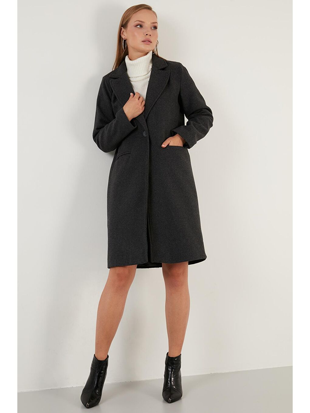 Antrasit Regular Fit Düğmeli Astarlı Cepli Kışlık Kaban 6380002-3