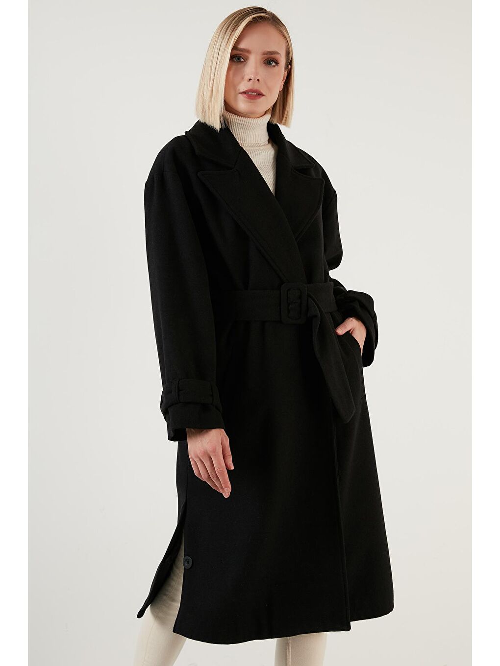 Siyah Pamuklu Regular Fit Kemerli Yırtmaçlı Uzun Kaban 6380015-2