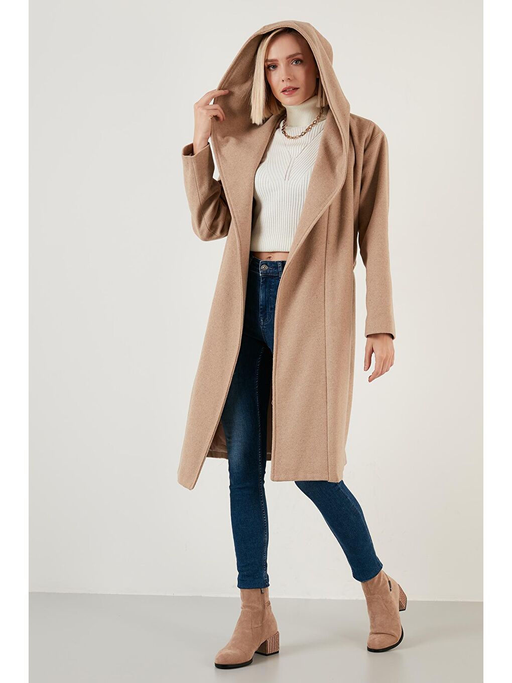 Kahverengi Pamuklu Regular Fit Kemerli Kapüşonlu Uzun Kaban 6380082-1