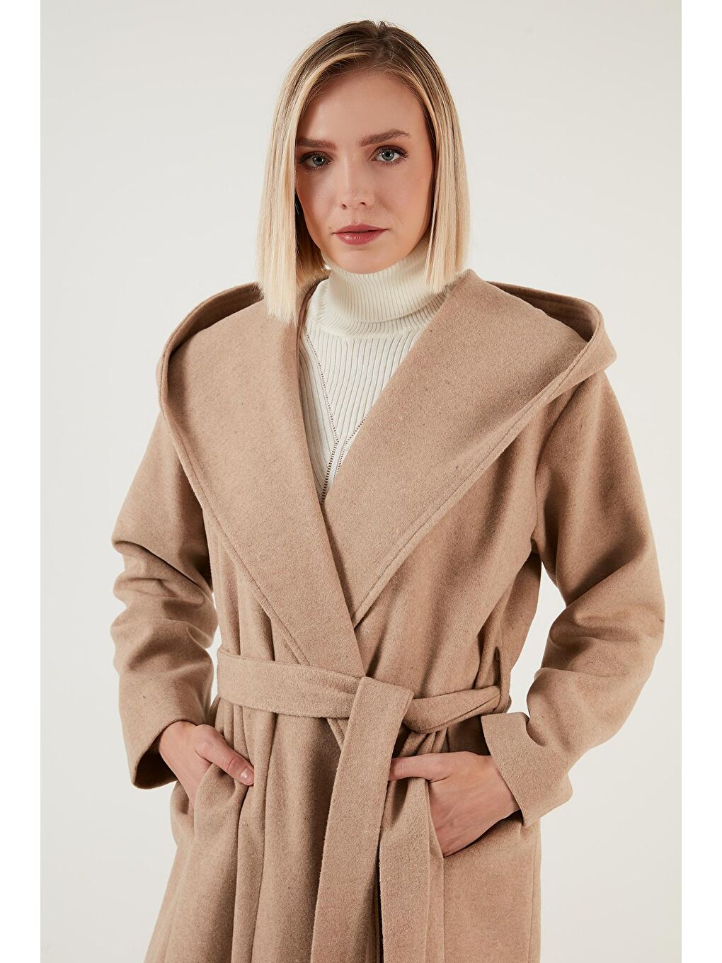 Kahverengi Pamuklu Regular Fit Kemerli Kapüşonlu Uzun Kaban 6380082-3