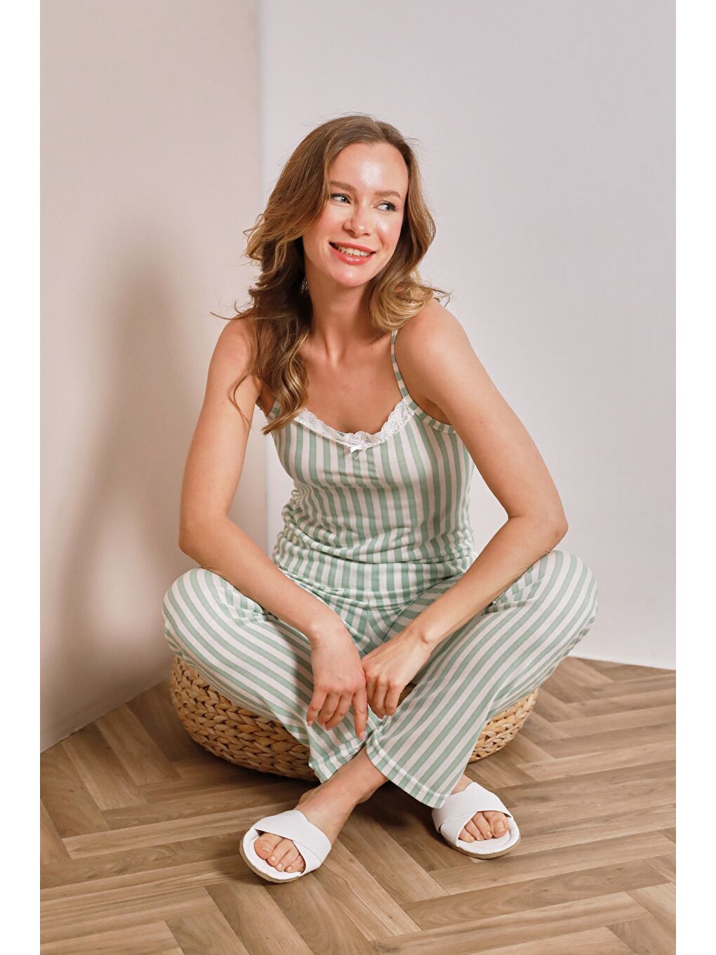 Turkuaz İnce Çizgili Askılı Dantelli Pijama Takımı-1