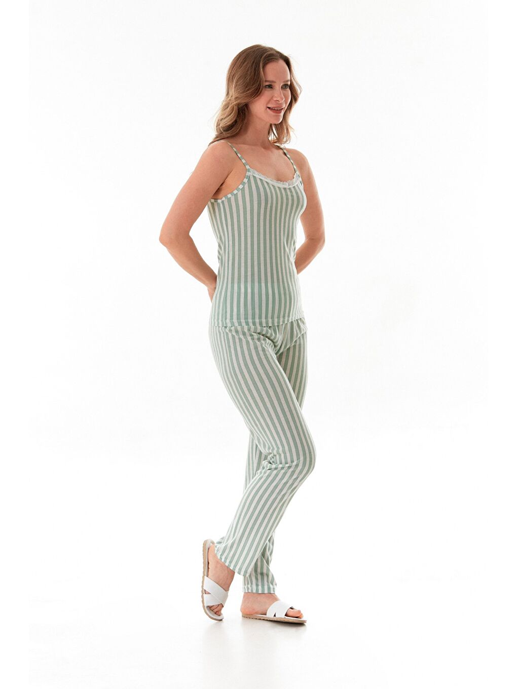 Turkuaz İnce Çizgili Askılı Dantelli Pijama Takımı-4