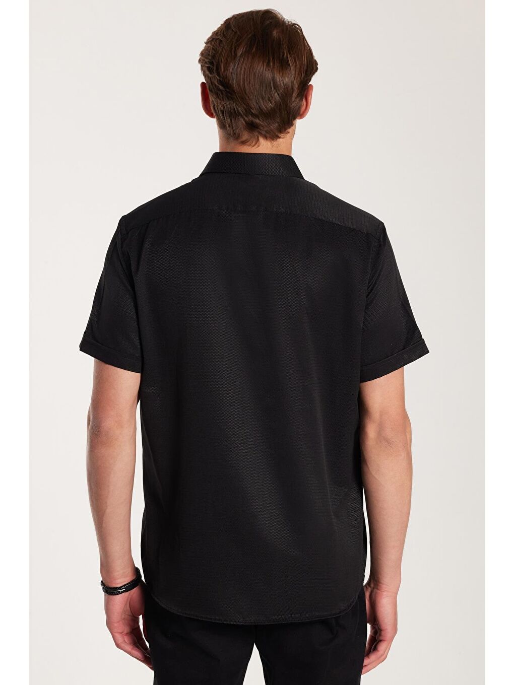 Erkek Regular Fit Klasik Kesim Kısa Kollu Pamuklu Tek Cepli Armürlü Siyah Gömlek-4