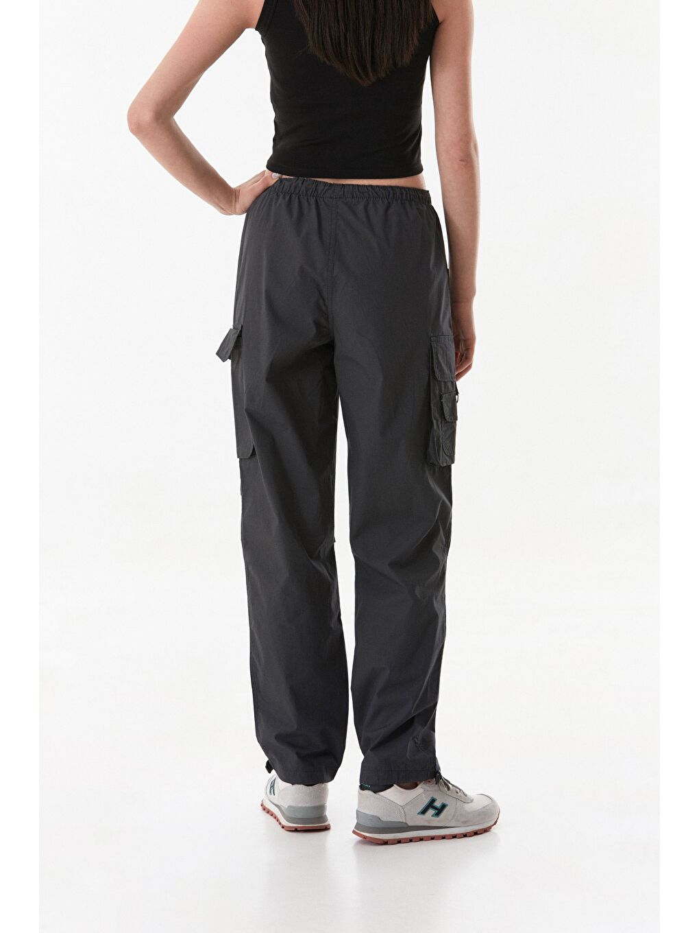 Gri Beli Ve Paçası Stoperli Kargo Cepli Paraşüt Kumaş Pantolon-3