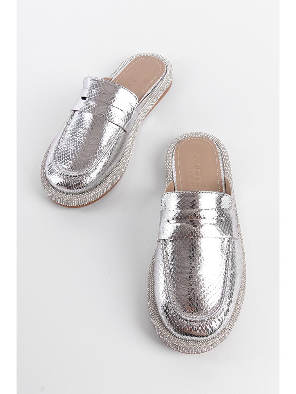 Gri Taşlı Burnu Kapalı Kadın Terlik-3