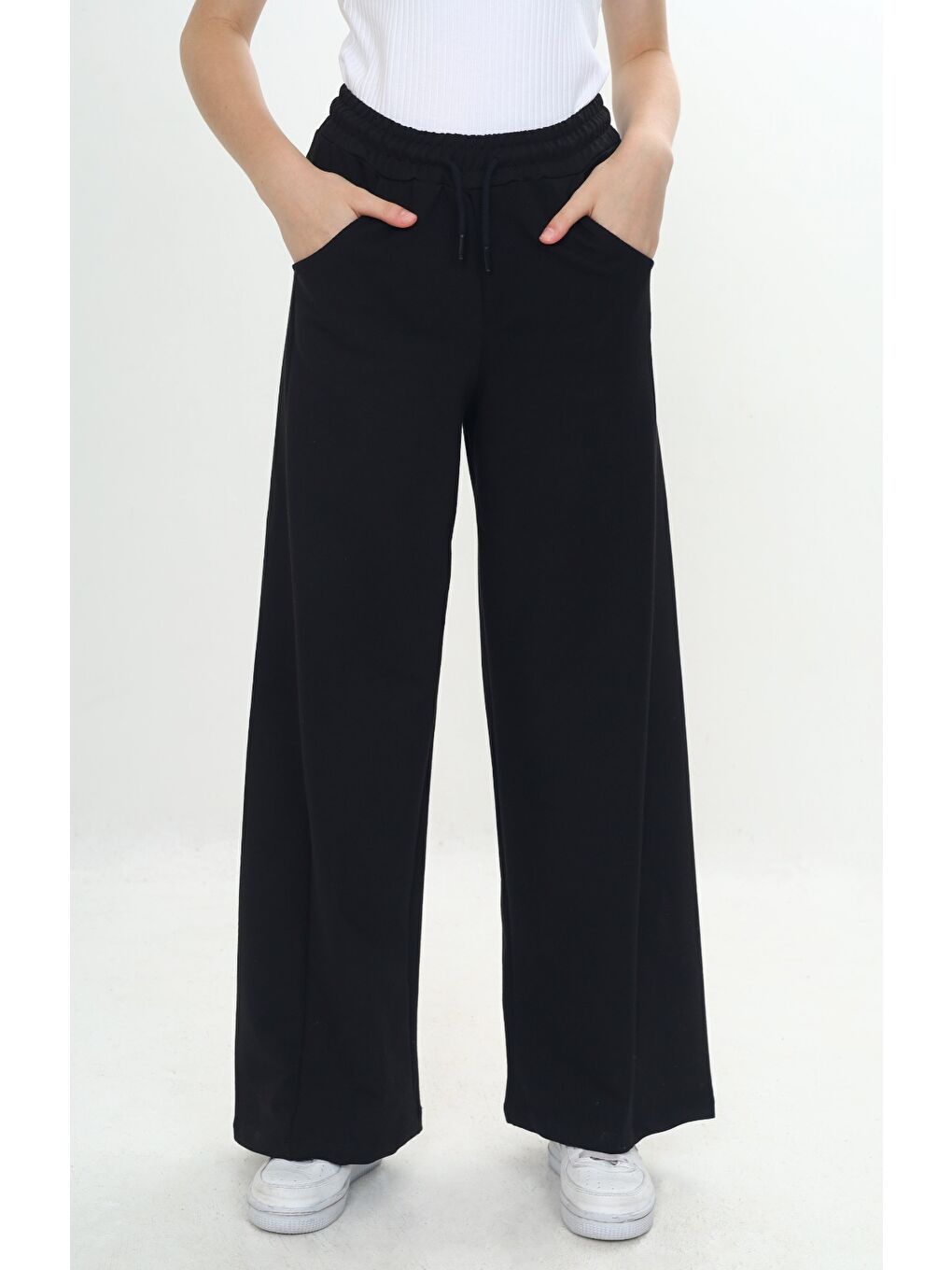 Siyah Kız Çocuk Okul Arkadan Öne Dönüşlü Eşofman Alt-1