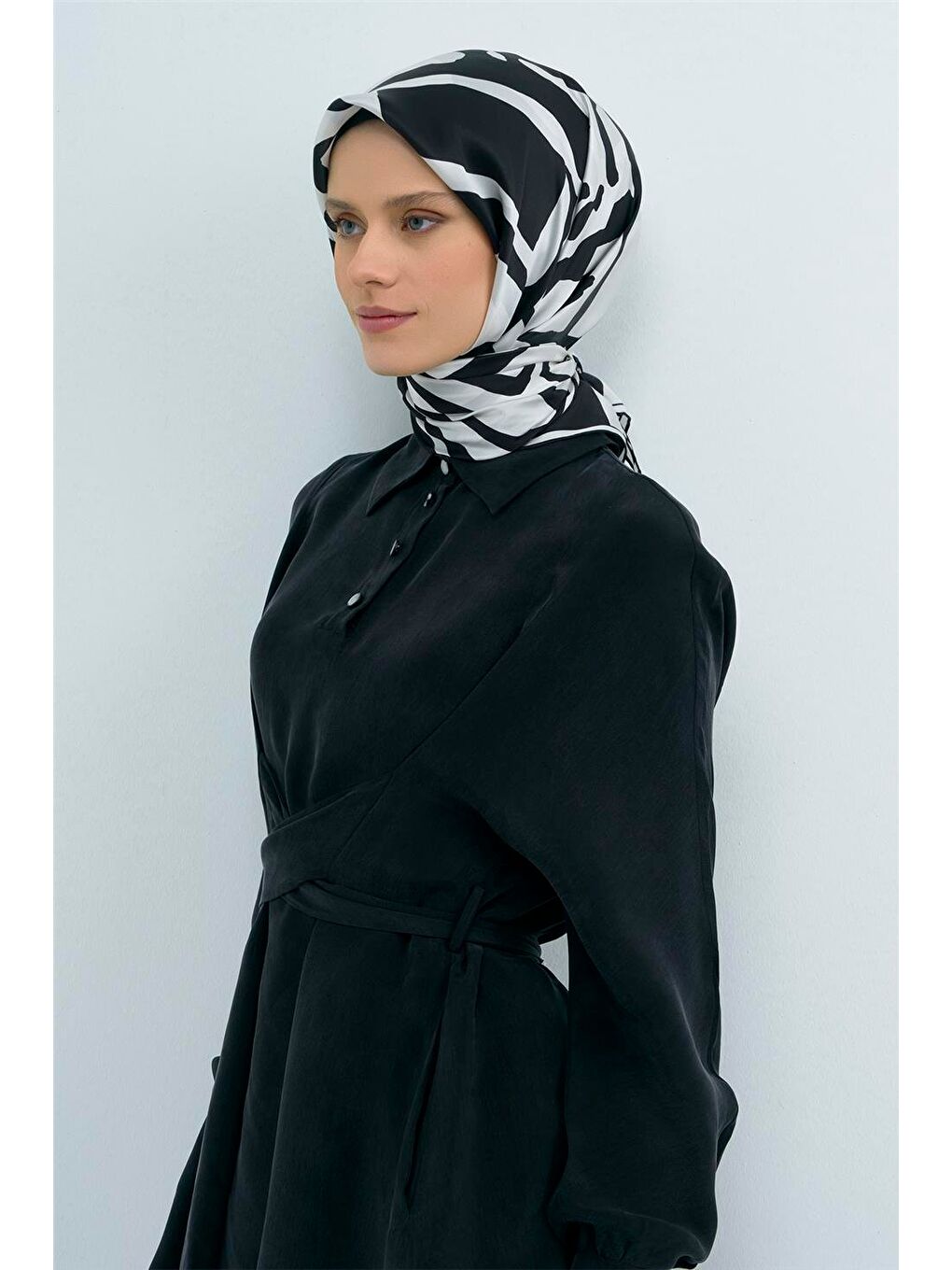 Siyah Saf İpek Sura Eşarp 9554D 54