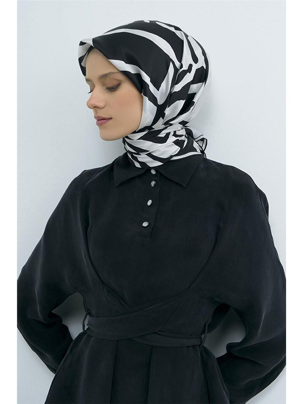 Siyah Saf İpek Sura Eşarp 9554D 54-2