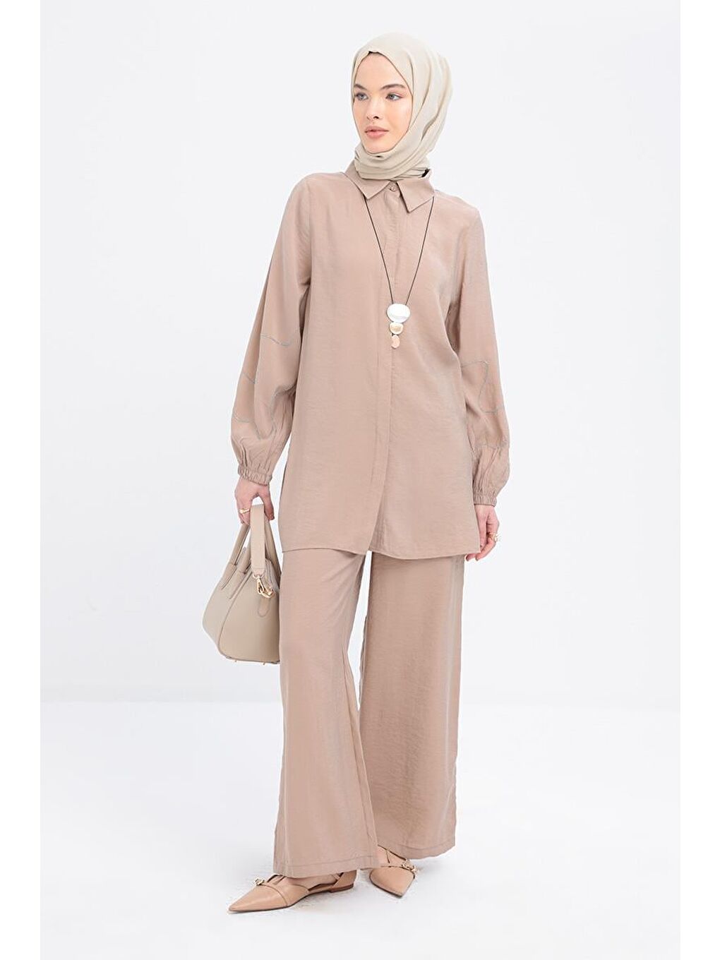 Bej Vizon-Zincir Nakışlı Kolu Lastikli Gömlek