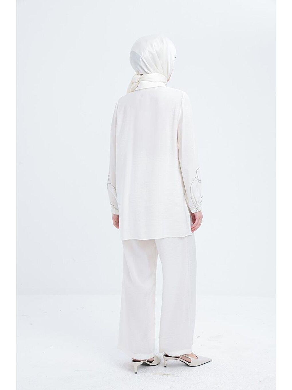 Ekru-Zincir Nakışlı Kolu Lastikli Gömlek-2