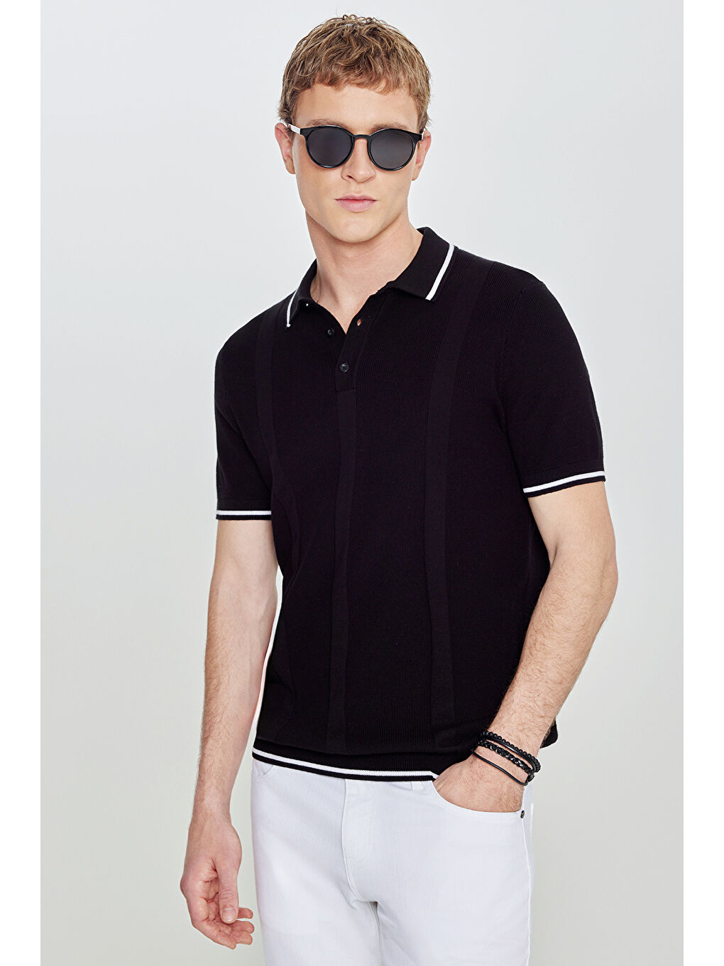 Erkek Siyah %100 Pamuk Standart Fit Normal Kesim Jakarlı Triko Polo Yaka Tişört