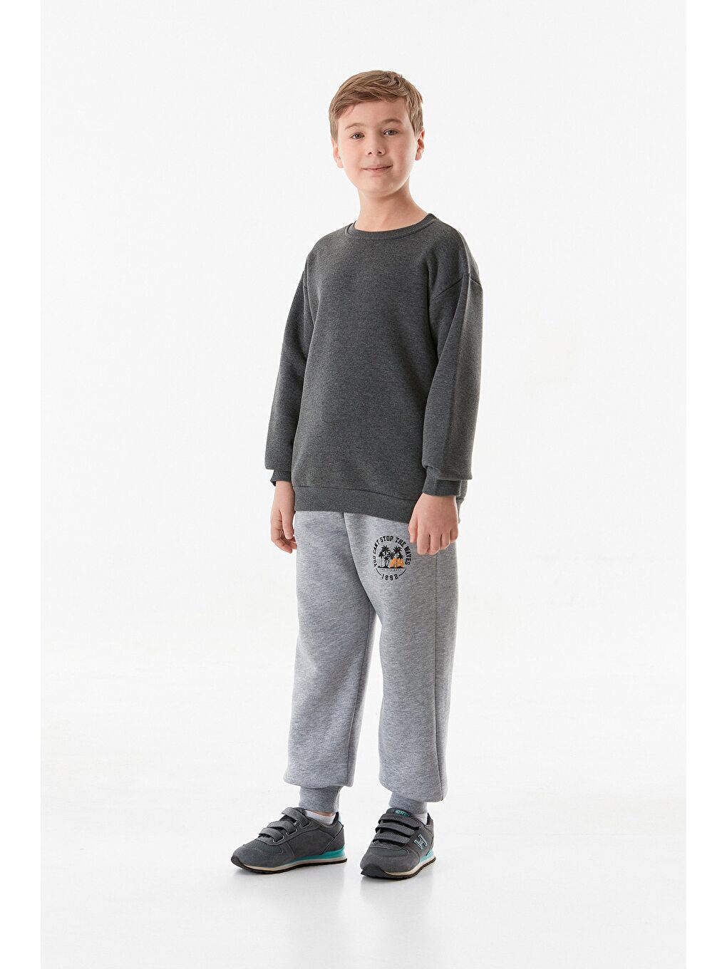 Antrasit 3 İplik Arkası Baskılı Bisiklet Yaka Erkek Çocuk Sweatshirt-2