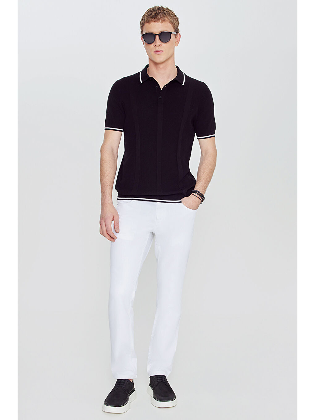 Erkek Siyah %100 Pamuk Standart Fit Normal Kesim Jakarlı Triko Polo Yaka Tişört-1