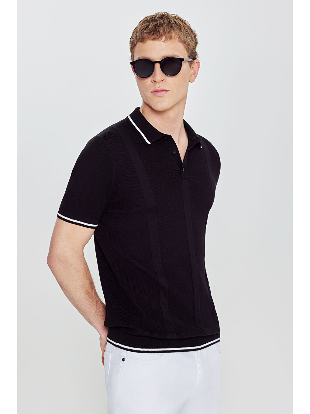 Erkek Siyah %100 Pamuk Standart Fit Normal Kesim Jakarlı Triko Polo Yaka Tişört-2