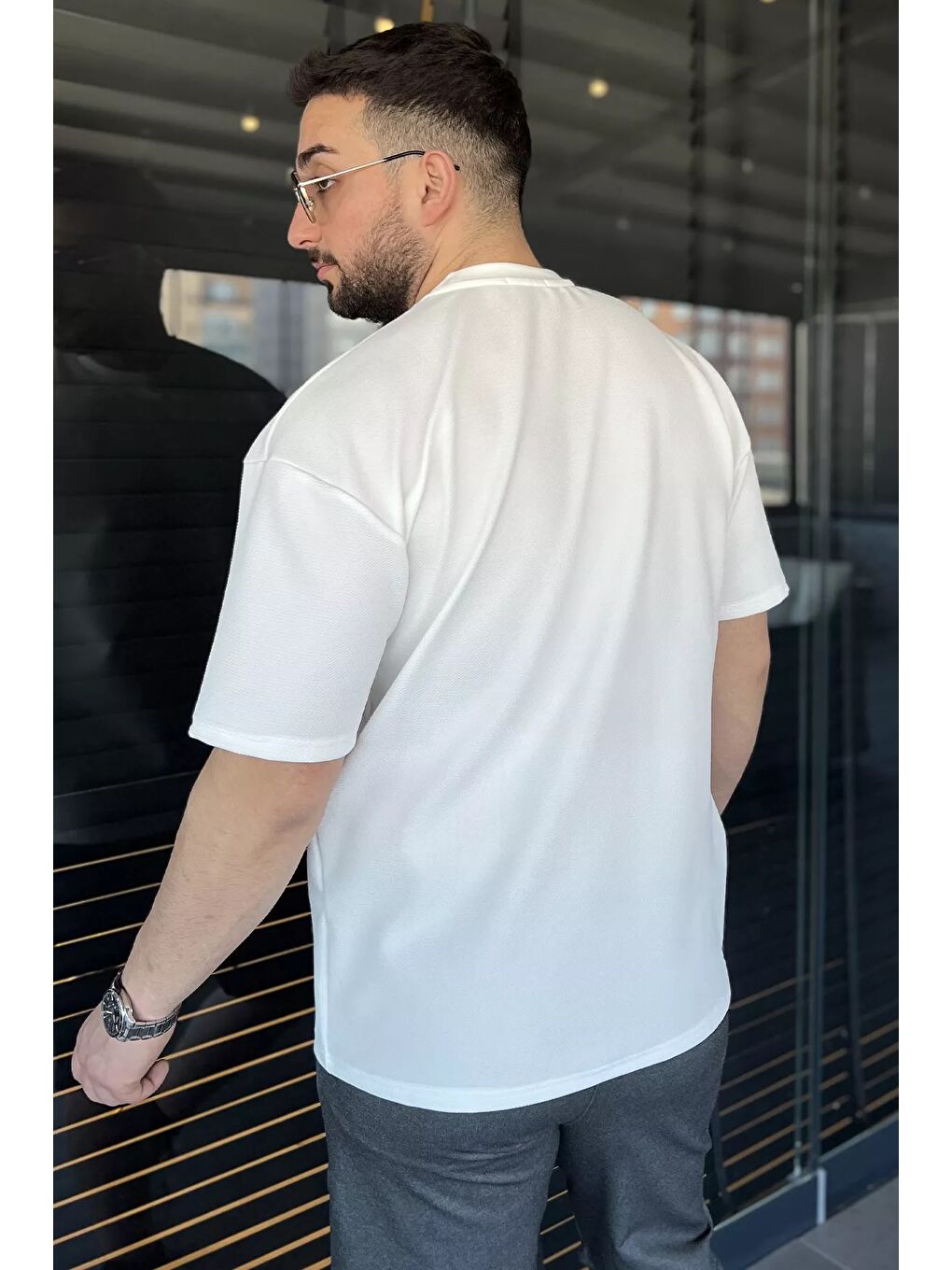 Beyaz Erkek Bisiklet Yaka Kendinden Desenli Tişört-2