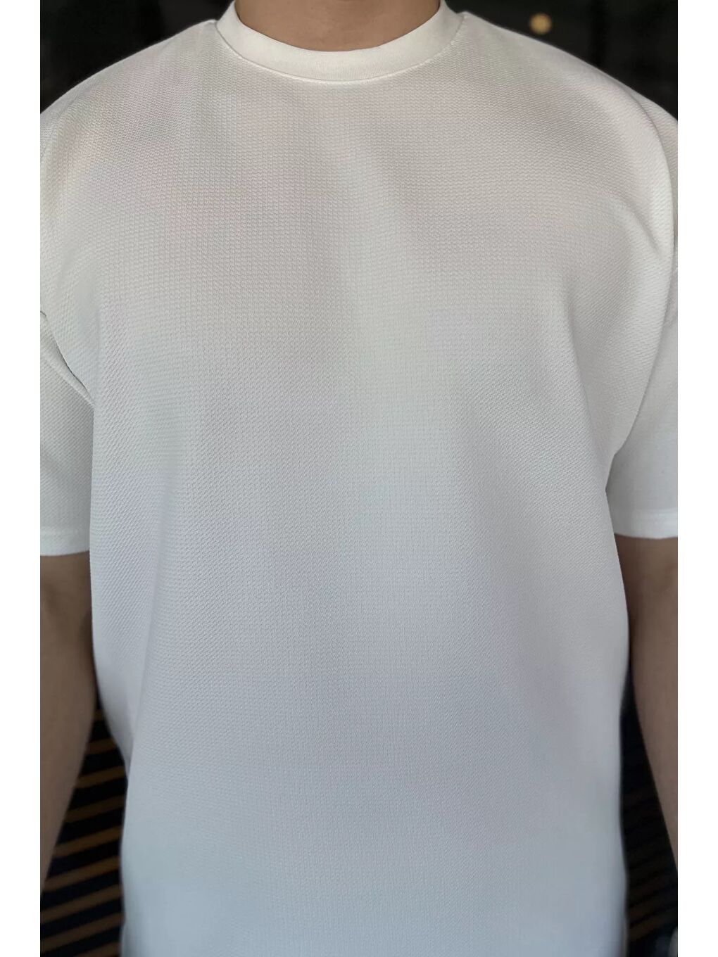 Beyaz Erkek Bisiklet Yaka Kendinden Desenli Tişört-3