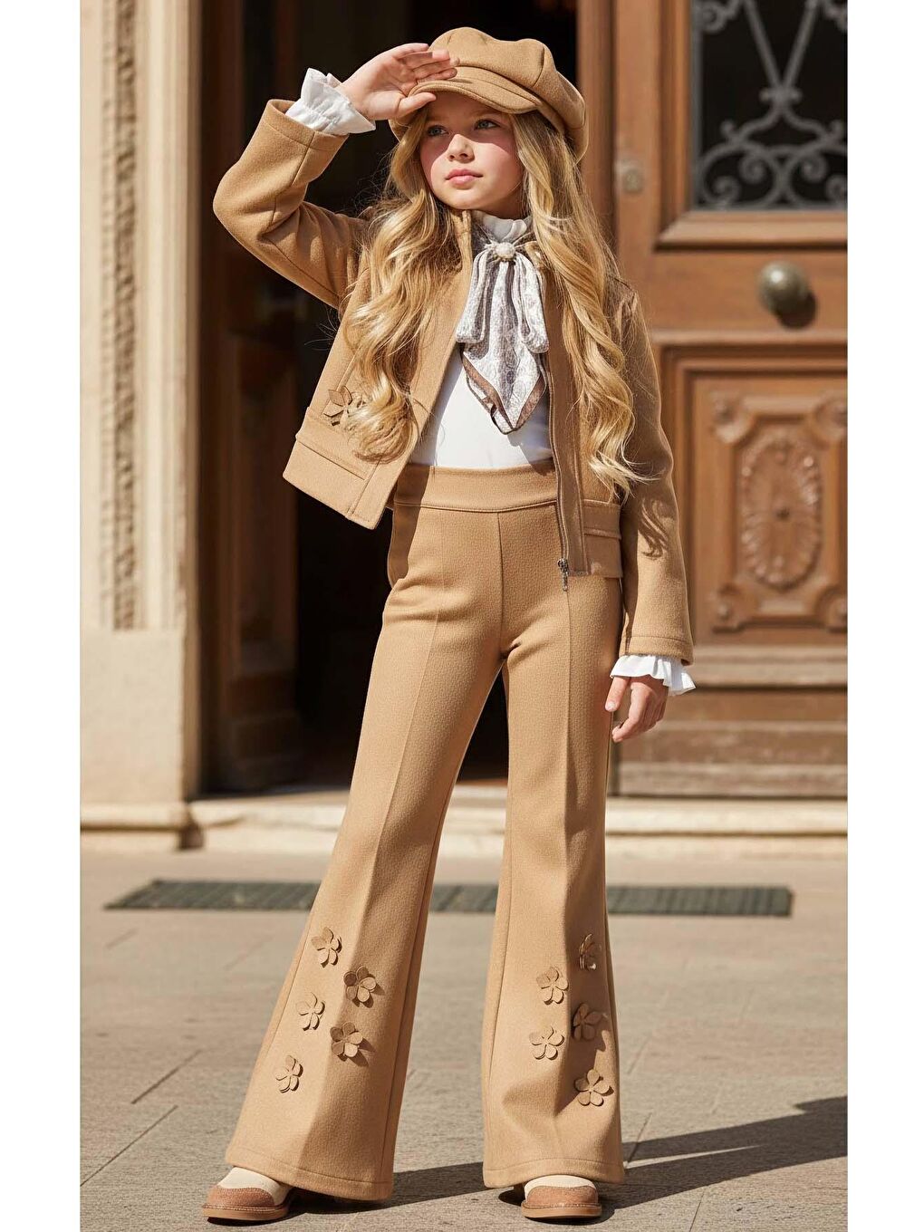Kahverengi Kız Çocuk Kristal Taş Düğmeli Şifon Gömlek Çiçek Desen İşlemeli Ceket Süet Taba Alt Üst Takım-3