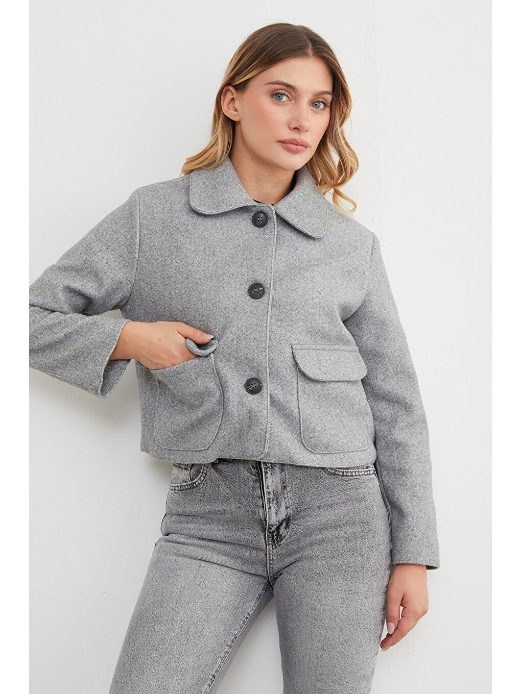 Gri Düğmeli Cepli Kısa Kaşe Kaban-4