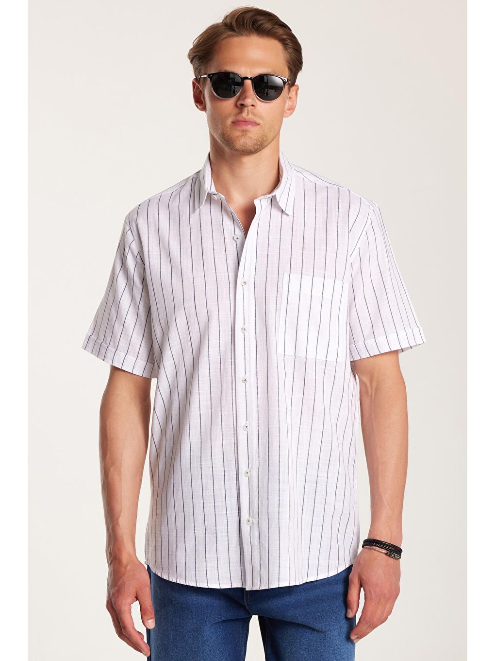 Erkek Regular Fit Klasik Kesim %100 Pamuk Kısa Kollu Keten Doku Tek Cepli Çizgili Lacivert Gömlek-3