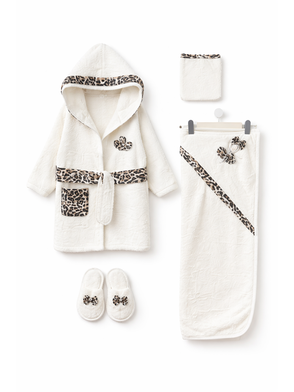 Ekru Kız Bebek Çocuk 0-24 ay Leopar Baskılı Kutulu Bornoz Havlu Seti Hediyelik 4 Parça