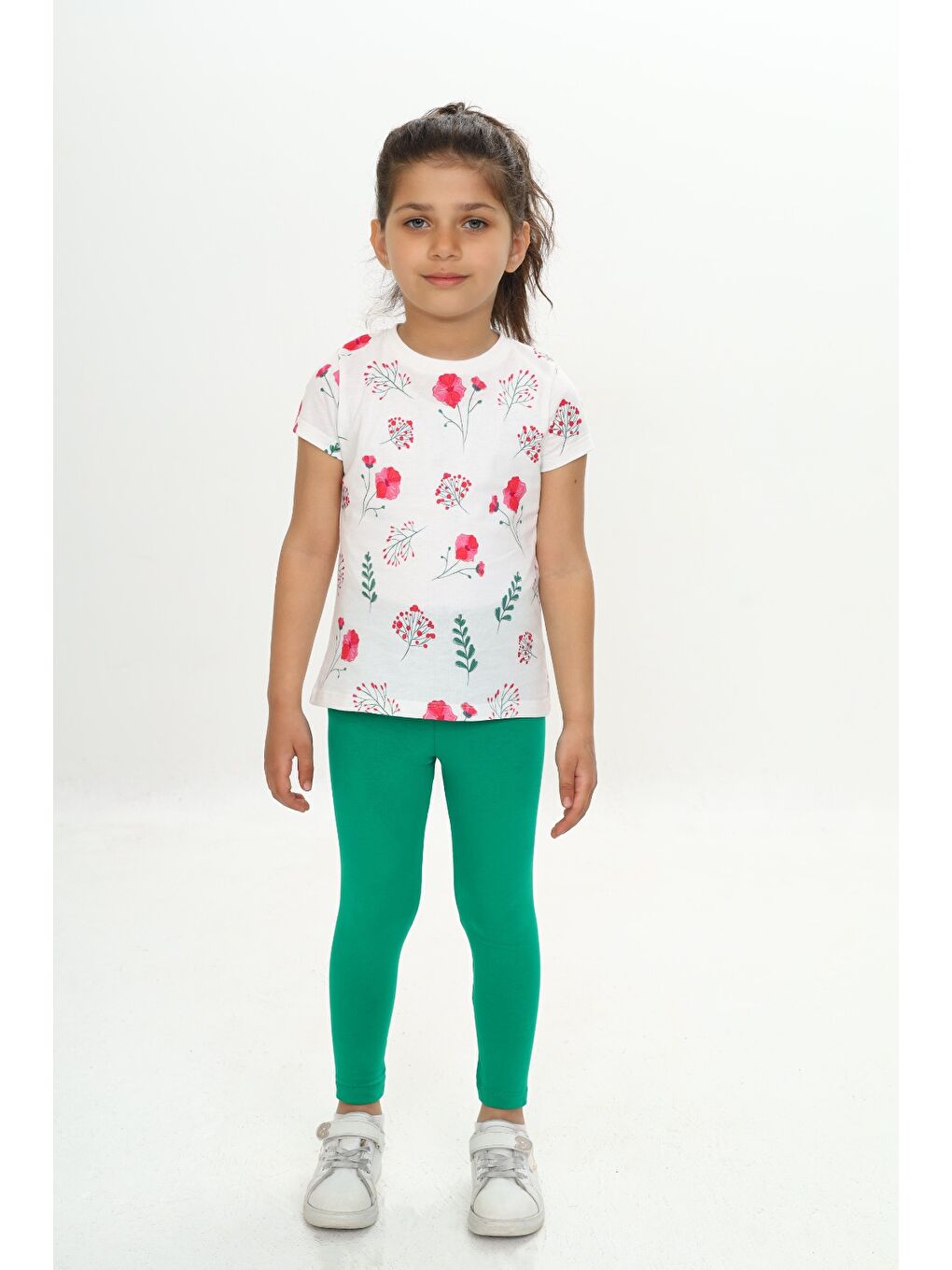 Yeşil Kız Çocuk Çiçek Baskılı Kaprili Takım