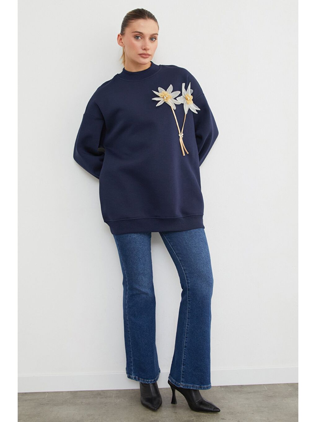 Lacivert 3 İplik Çiçek Aksesuarlı Oversize Tunik-1