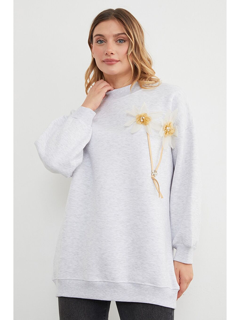 Gri 3 İplik Çiçek Aksesuarlı Oversize Tunik-2