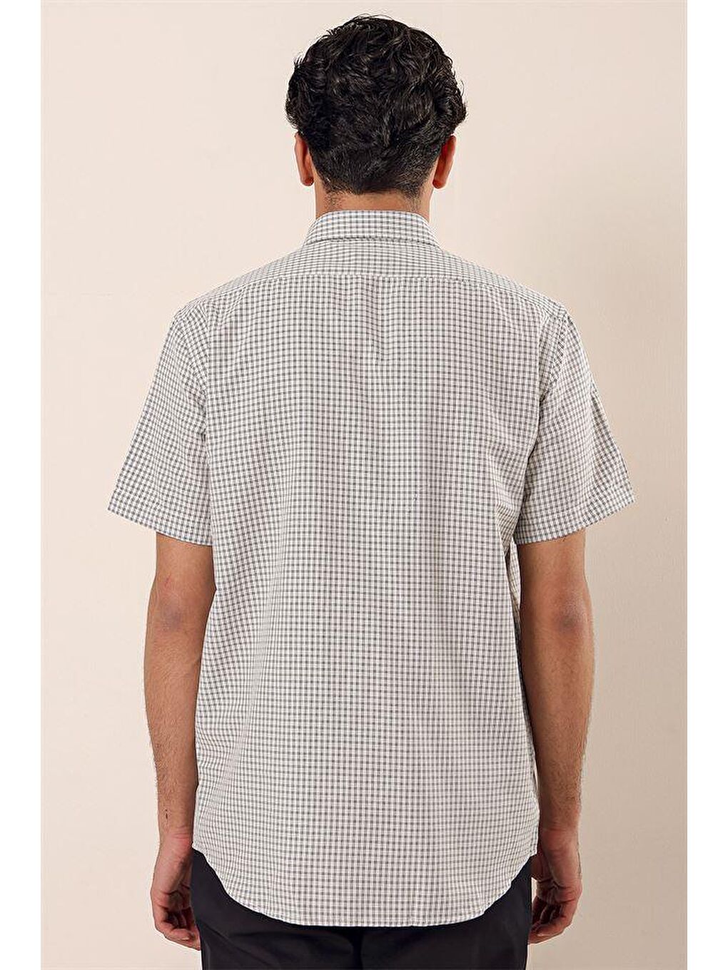 Siyah Kısa Kollu  Pamuklu Klasik Comfort Fit Rahat Kesim Gömlek 1004230156-4